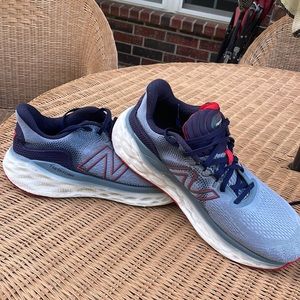New Balance Fresh Foam blu/navy blue red/white size 13